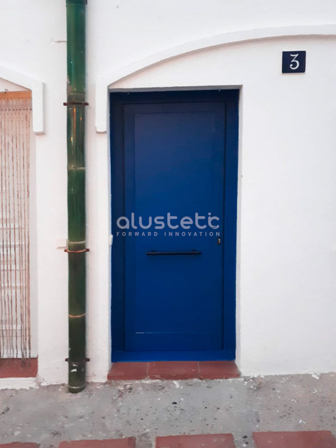 Puerta de entrada Premium K·LINE instalada
