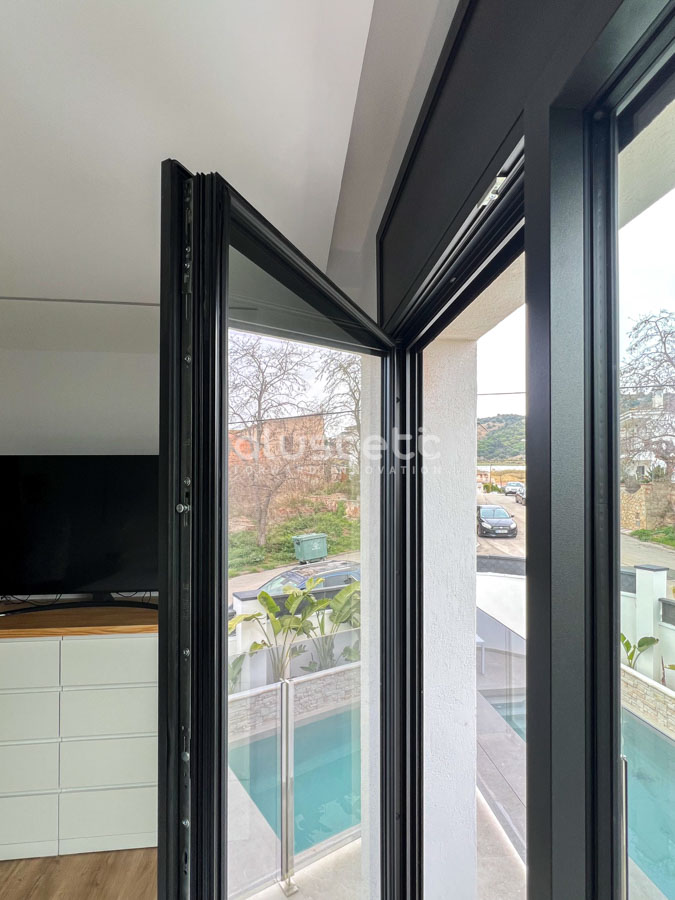 Ventana oscilobatiente K·LINE