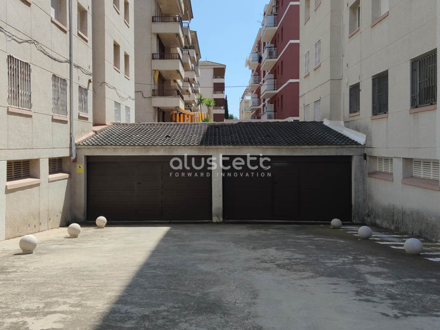 Puerta seccional de garaje realizada a medida