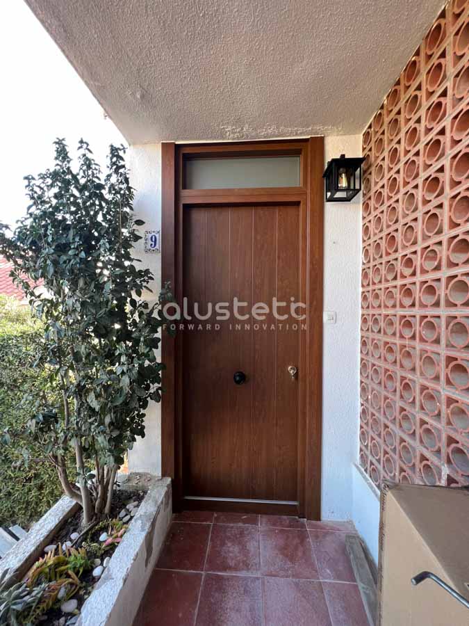 STRUGAL flush-panel entrance door