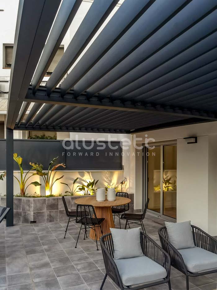 Finished Vioklimatikós bioclimatic pergola